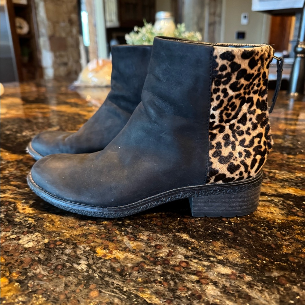 Leopard Accent Black Ankle Boots